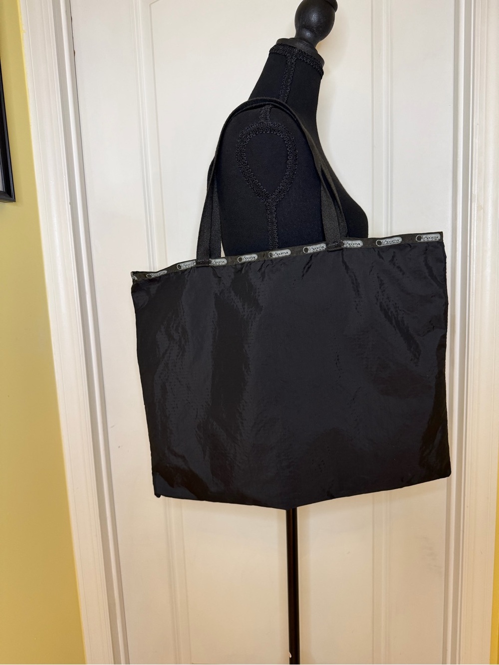 LeSportsac Black Nylon Everyday Tote